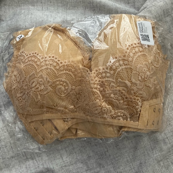 Women’s Seamless push-up Bra - Picture 2 of 4